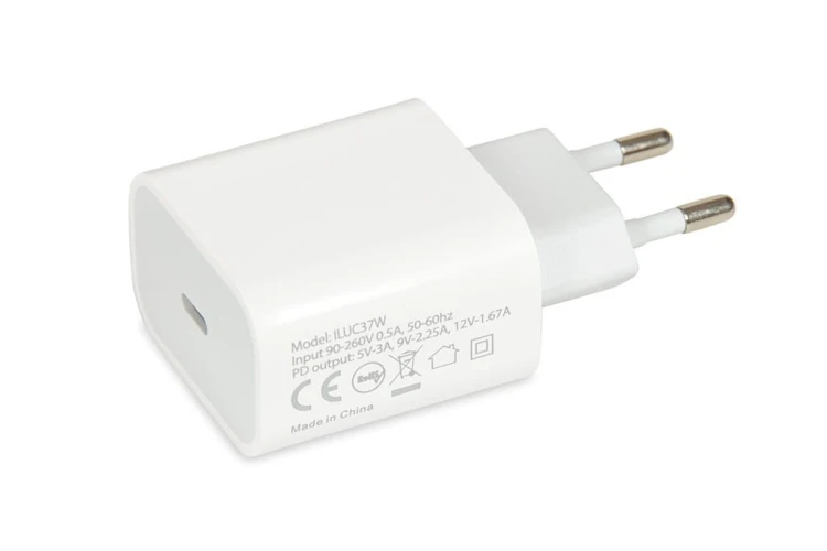 iBOX Ładowarka sieciowa IOS C-37 Lighting