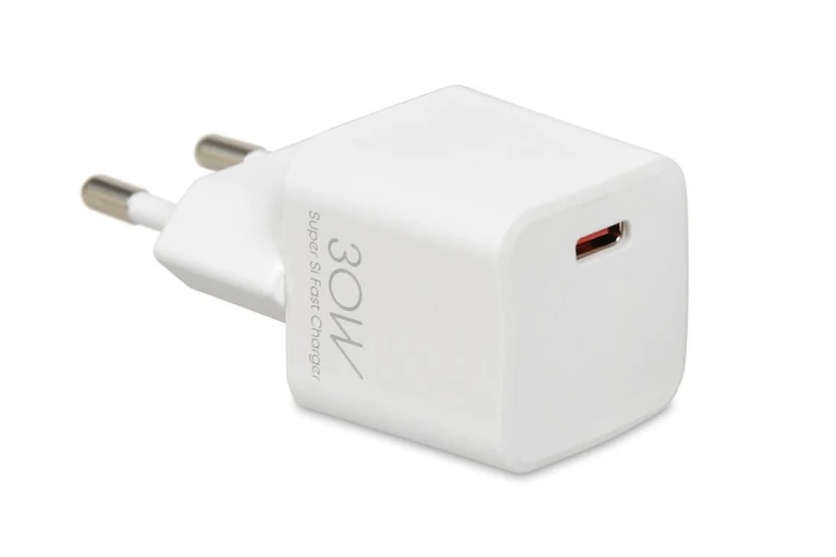 iBOX Ładowarka sieciowa C-38 PD30 CW USB-C, Kabel