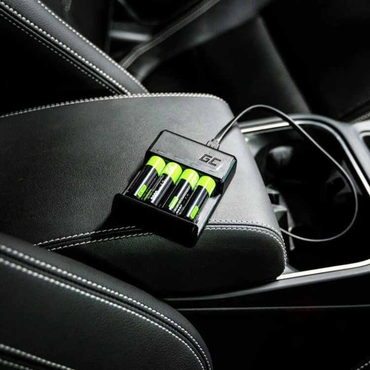 Green Cell Ładowarka VitalCharger + 4x akumulatory AA 2000mAh