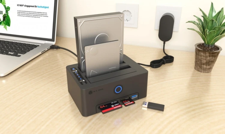 IcyBox Czytnik kart IB-1233CL-CR 2x 2,5/3,5 SSD/HDD