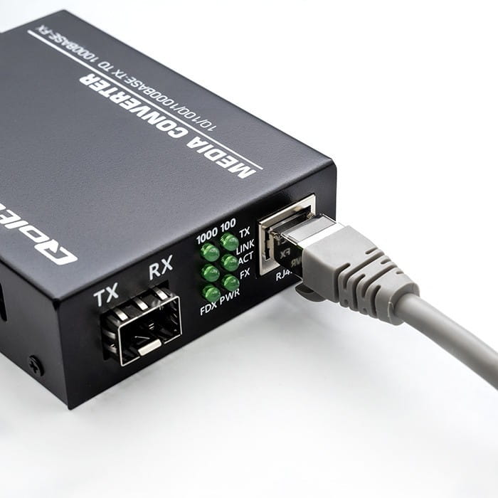 Qoltec Dwukierunkowy Media Konwerter SWITCH Ethernet 1x RJ45 1x SFP |   1000Mb/s | 5V