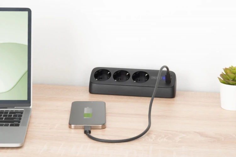 Digitus Listwa zasilająca biurkowa, 3 gniazda Schuko, 2x USB-A (2x 12W), 1x USB-C (30W) z zaciskiem na blat, kabel 1,5m, czarna