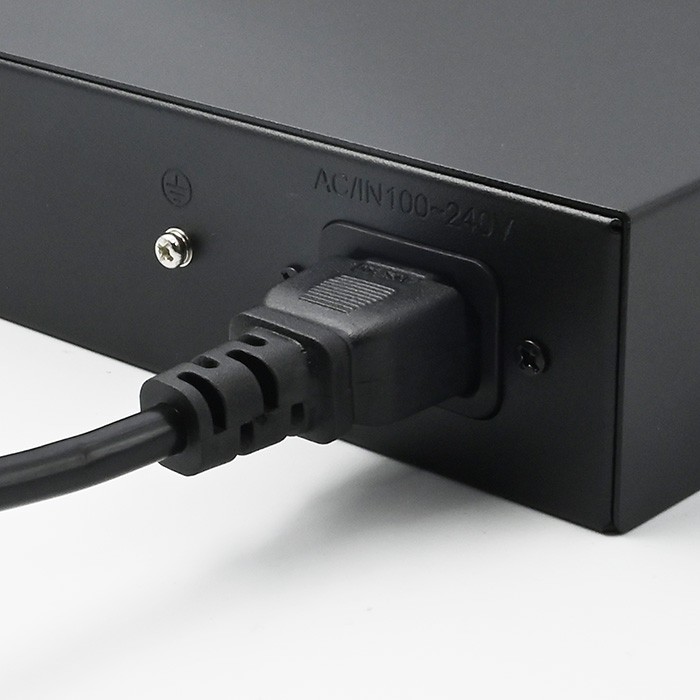 Qoltec Przełącznik sieciowy SWITCH Gigabit Ethernet PoE | 24x RJ45 | 2x SFP | 1000 Mb/s