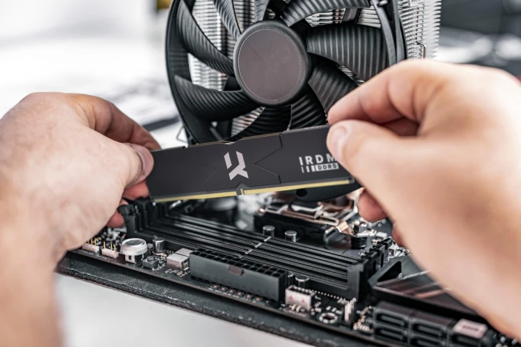 GOODRAM Pamięć DDR5 IRDM 32GB(2*16GB)/8000 CL36 czarna