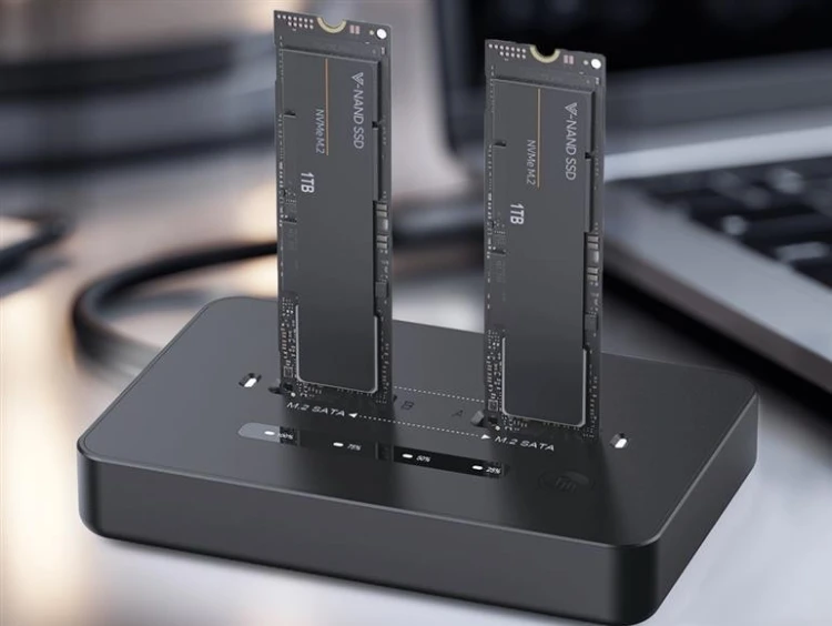Gembird Stacja dokująca do komputerów stacjonarnych z dwoma dyskami SSD USB typu C, M.2 NVME (i SATA), czarna