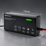 Qoltec Ładowarka do akumulatora LiFePO4 12V | 10A | PF 0.9 | LED