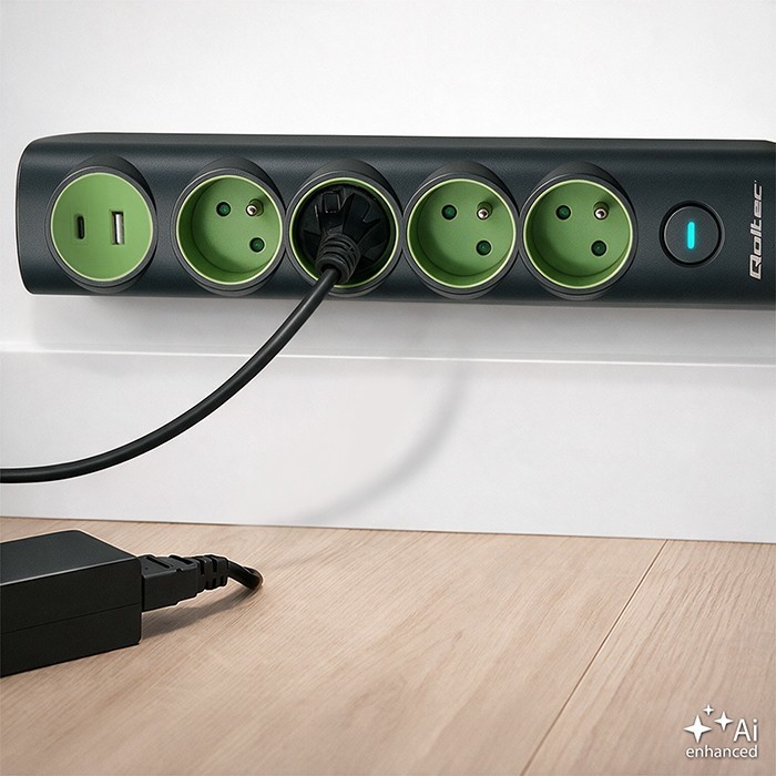 Qoltec Listwa zasilająca z podświetlanym włącznikiem | 4gniazda z uziemieniem | 1xUSB-C 15W | 1xUSB 12W | 1.8m